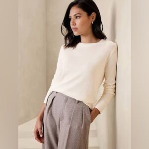 Banana Factory Outlet Forever Pullover Sweater